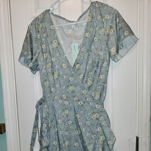 NWT spring dress runs small